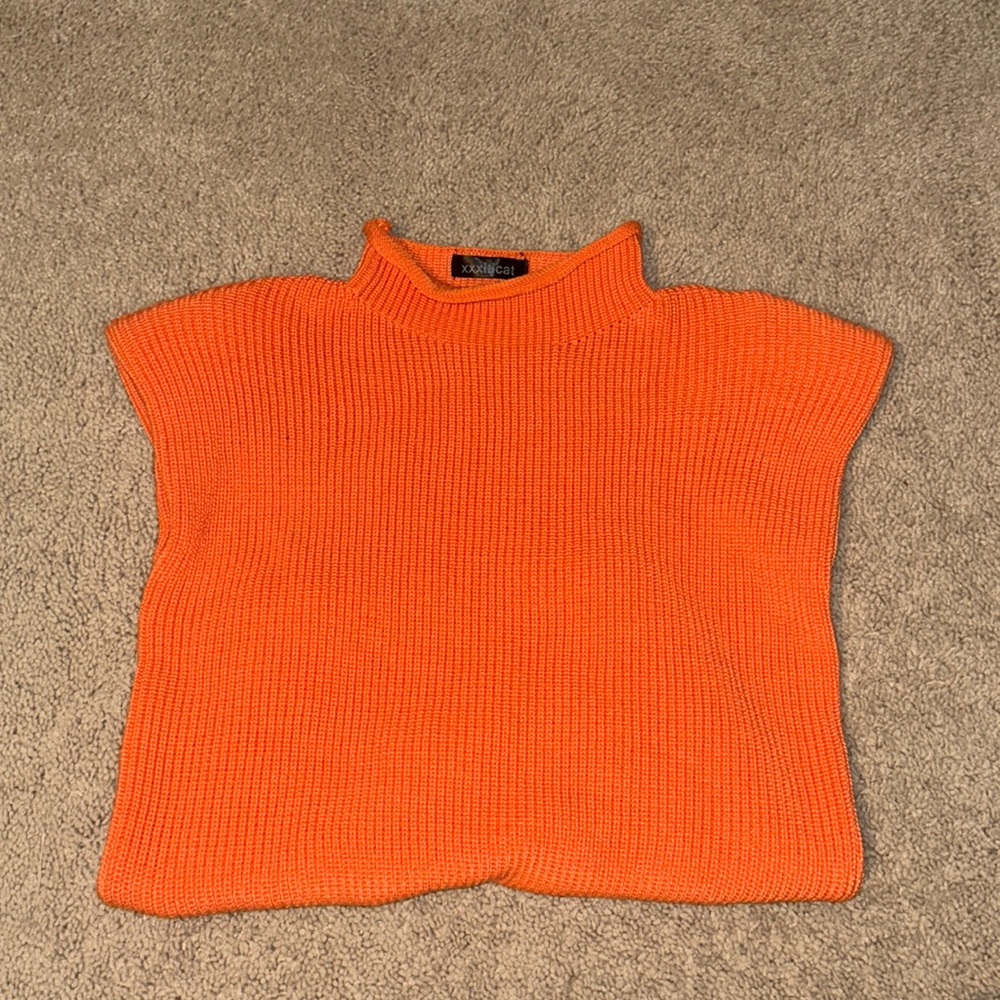 Shoulder Pad Sleeveless Sweater Top